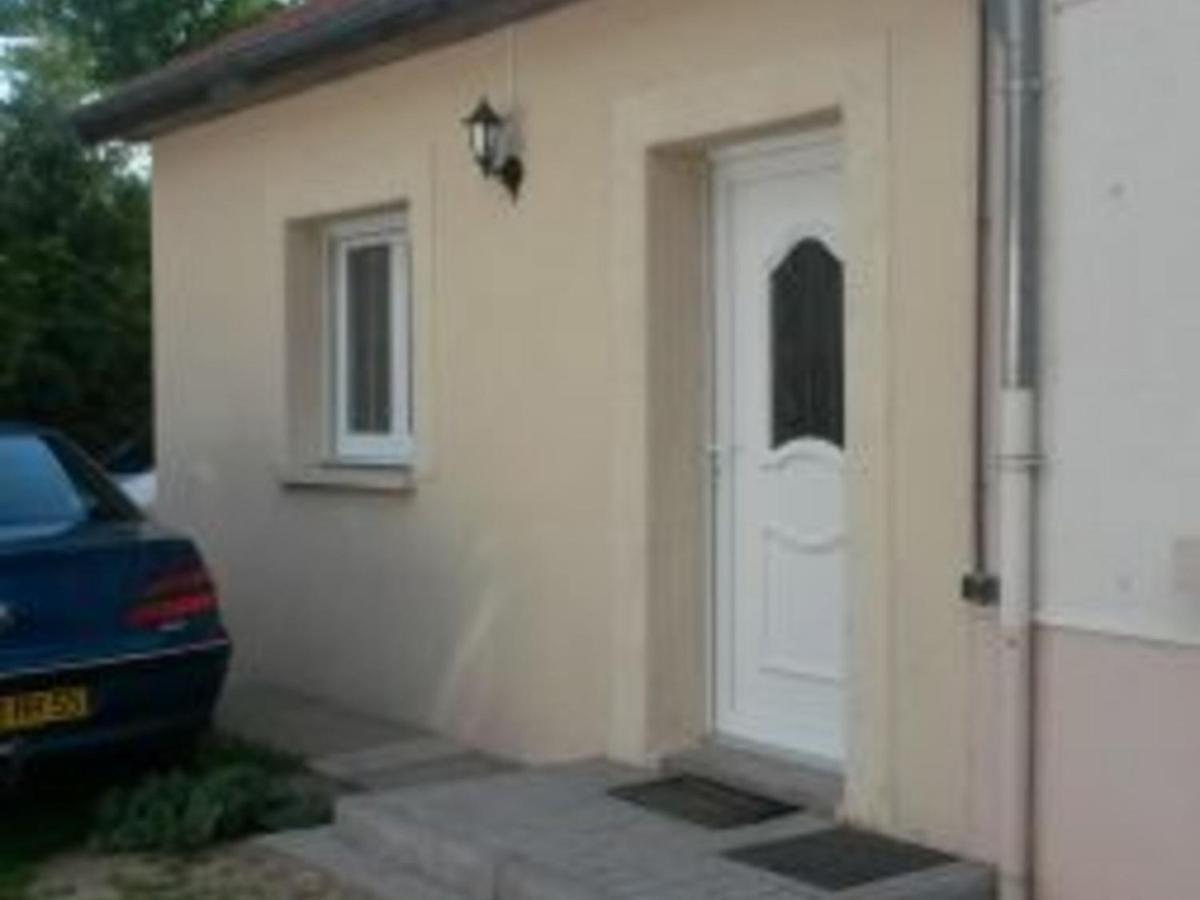 Charmant Gite A Etain, Tout Inclus, Proche Verdun Avec Terrasse Et Parking - Fr-1-585-3 المظهر الخارجي الصورة